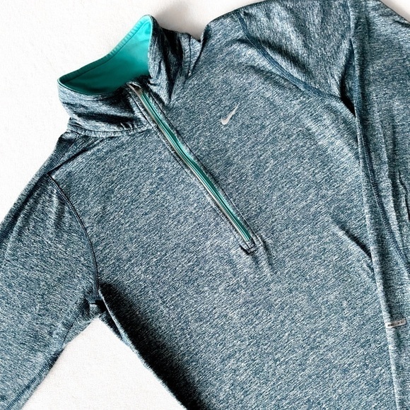 NIKE Running Quarter Zip - Picture 2 of 13